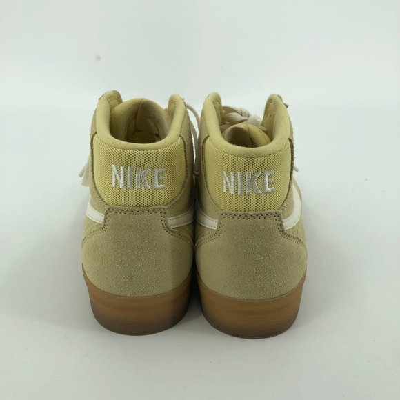 Athletic_Shoes